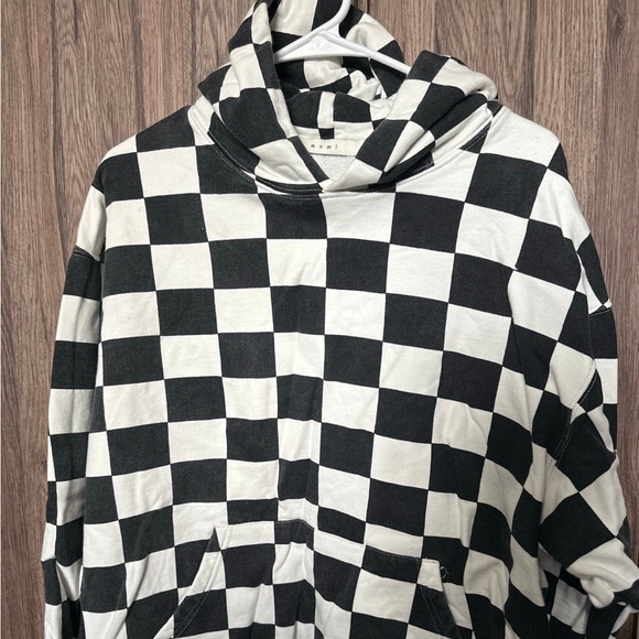 MNML - Picture 2 of 3